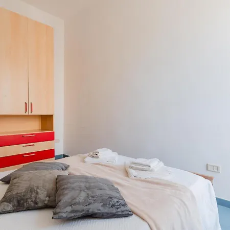 Afrodite Nel Centro Storico * Οτράντο